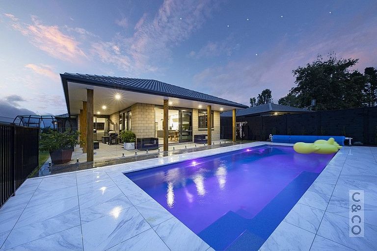 Photo of property in 42 Pohutukawa Parade, Riverhead, 0820