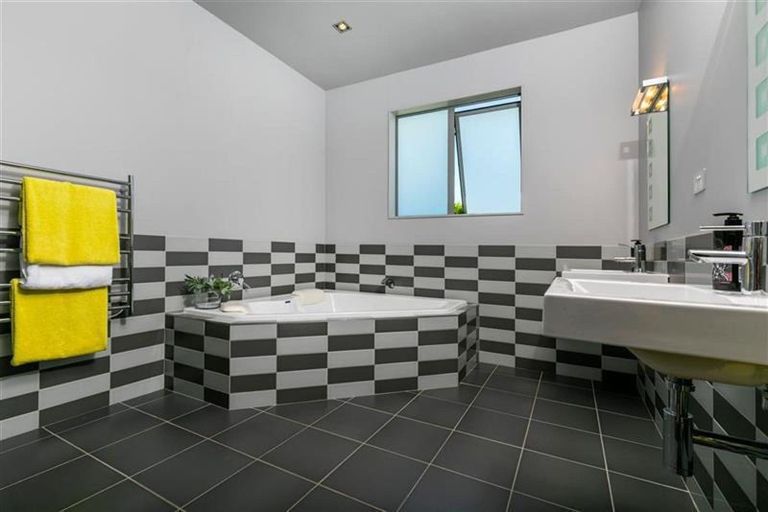 Photo of property in 33 Langford Place, Dairy Flat, Albany, 0792