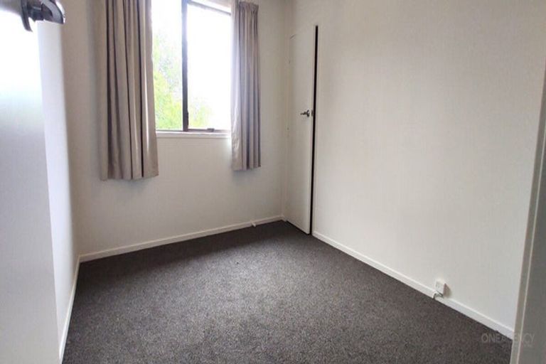 Photo of property in 15 Hydra Place, Glen Eden, Auckland, 0602