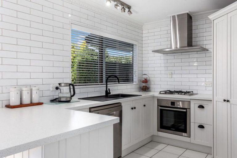 Photo of property in 1 Windsor Rise, Whakatane, 3120