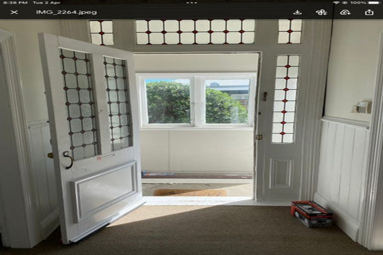 Photo of property in 560a Queen Street East, Levin, 5510