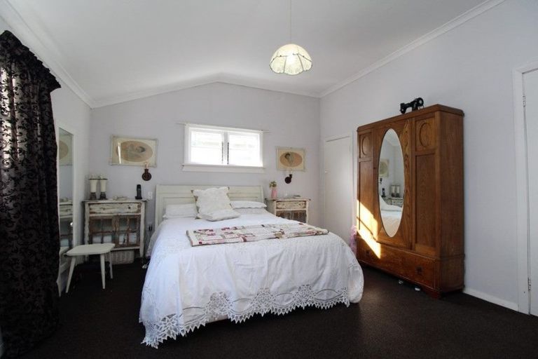 Photo of property in 24 Rewa Street, Takaro, Palmerston North, 4412