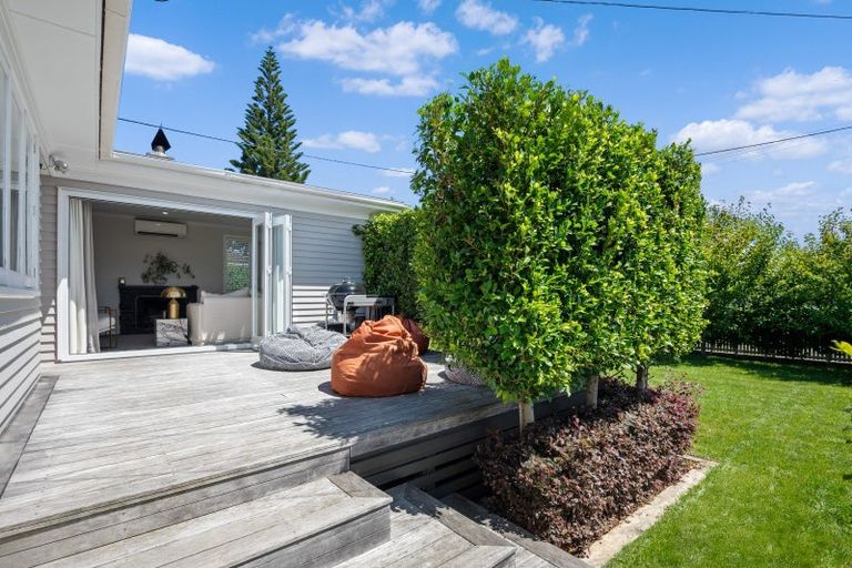 Photo of property in 5 Wallace Road, Mangere Bridge, Auckland, 2022