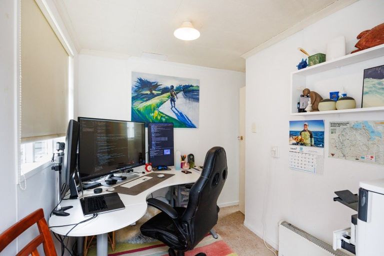 Photo of property in 4 Chilton Grove, Hokowhitu, Palmerston North, 4410