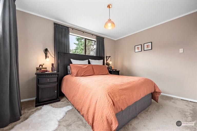 Photo of property in 33b Pekanga Road, Normandale, Lower Hutt, 5010