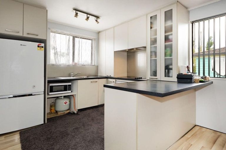 Photo of property in 277 Triangle Road, Massey, Auckland, 0614