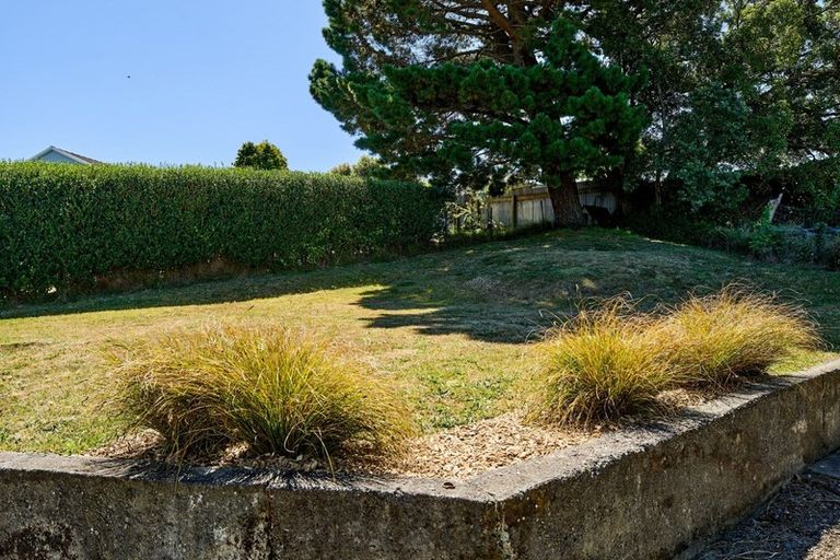 Photo of property in 46 Beauzami Crescent, Ascot Park, Porirua, 5024