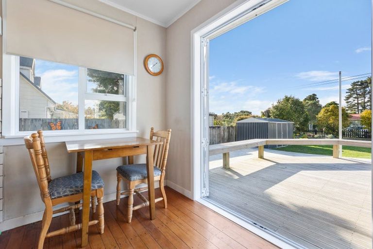 Photo of property in 16 Cumming Street, Okato, 4335