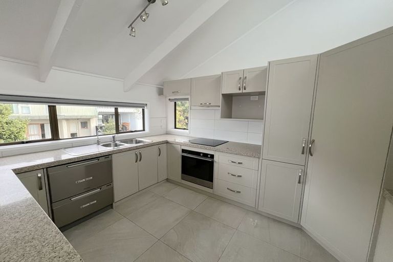 Photo of property in 1/55 Aberdeen Road, Castor Bay, Auckland, 0620