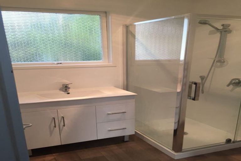 Photo of property in 38 Neal Avenue, Glenfield, Auckland, 0629