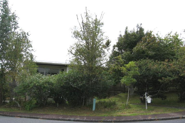 Photo of property in 1 Santa Rosa Terrace, Forrest Hill, Auckland, 0620