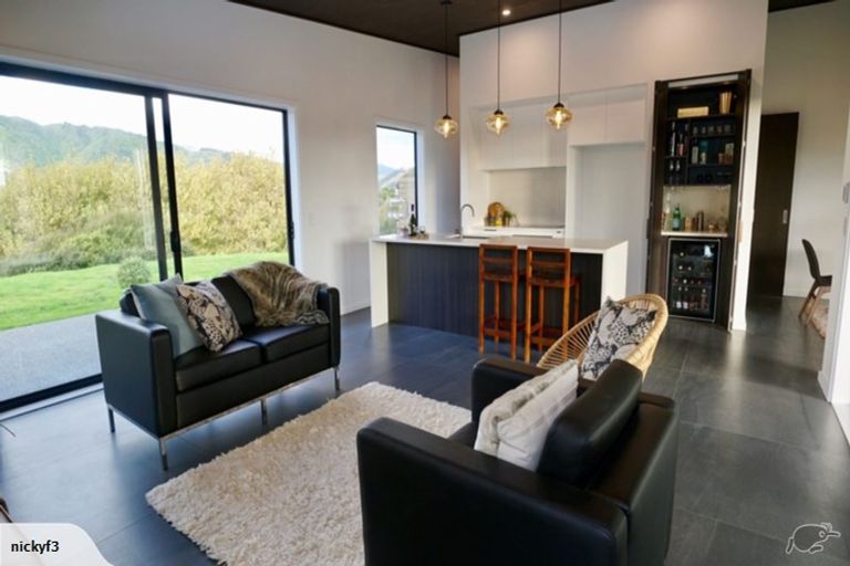 Photo of property in 7 Te Heke Place, Waikanae, 5036