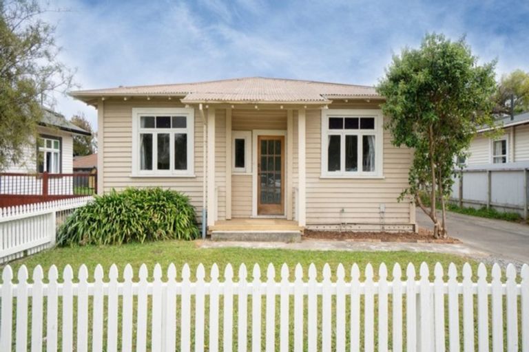 Photo of property in 32 Marne Street, Hokowhitu, Palmerston North, 4410