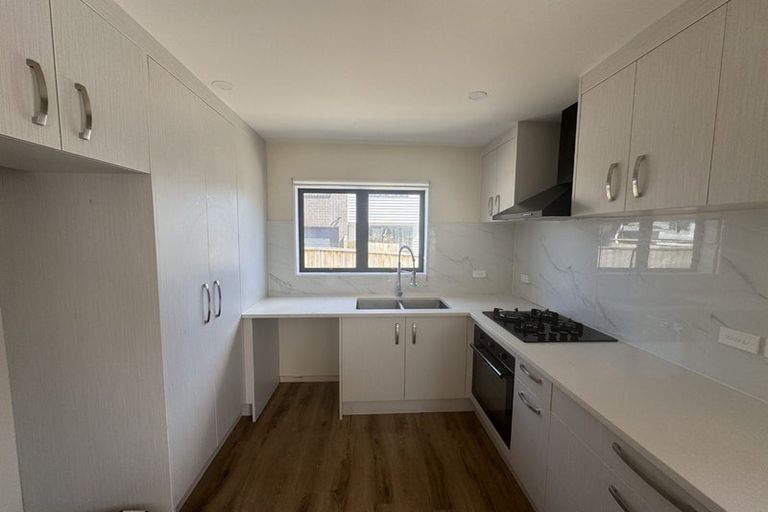 Photo of property in 367a Don Buck Road, Massey, Auckland, 0614