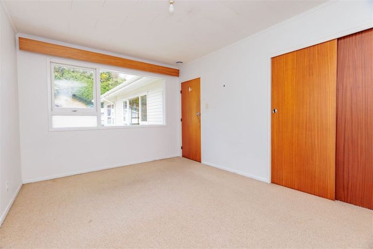 Photo of property in 15 Cortina Avenue, Johnsonville, Wellington, 6037