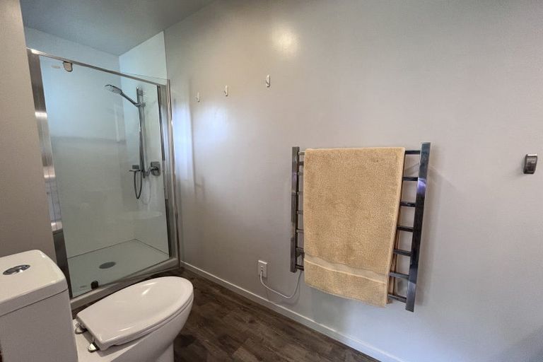 Photo of property in 117a Wynyard Crescent, Fernhill, Queenstown, 9300