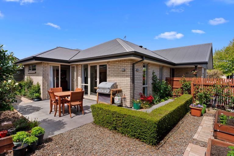 Photo of property in 5 Harston Place, Wigram, Christchurch, 8042