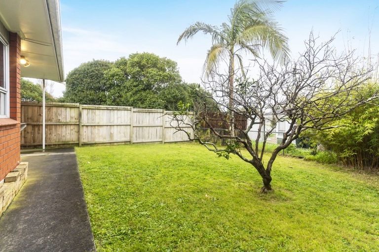 Photo of property in 5a Mckenzie Road, Mangere Bridge, Auckland, 2022