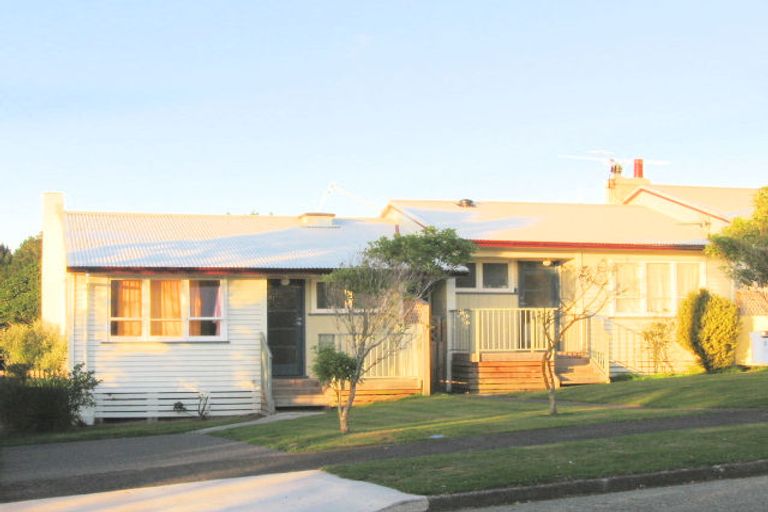 Photo of property in 9-15 Suffolk Place, Cannons Creek, Porirua, 5024