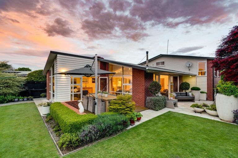 Photo of property in 10 Powell Crescent, Ilam, Christchurch, 8041