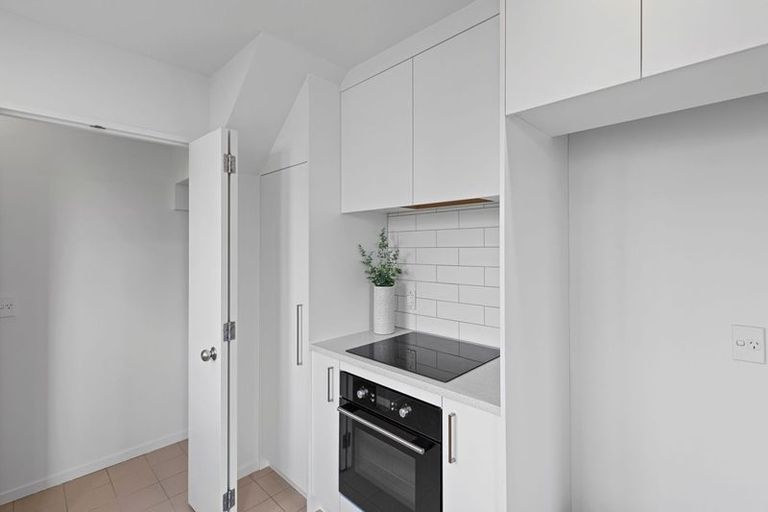 Photo of property in 45 Albionvale Road, Glen Eden, Auckland, 0602