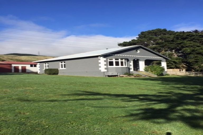 Photo of property in 410 Takapu Road, Takapu Valley, Wellington, 5028