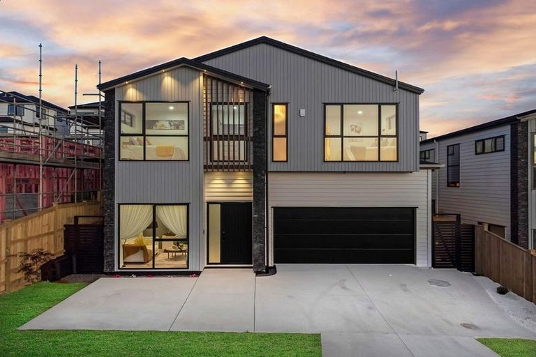 Photo of property in 130 Mcquoids Road, Flat Bush, Auckland, 2019