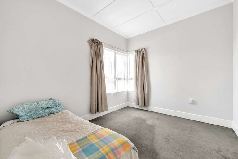 Photo of property in 9 Park Street, Gore, 9710