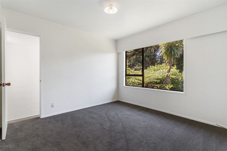 Photo of property in 1/8 Odette Road, Totara Vale, Auckland, 0629
