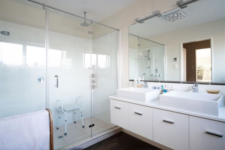 Photo of property in 15 Burbank Drive, Aidanfield, Christchurch, 8025