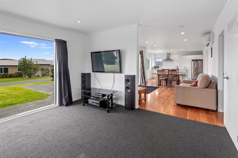 Photo of property in 2 Tua Tua Place, Baylys Beach, 0377