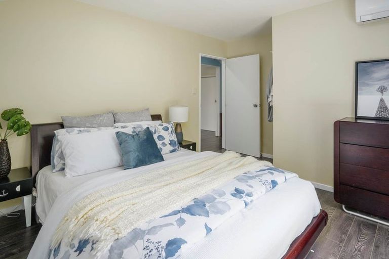 Photo of property in 32 Benchmark Drive, Massey, Auckland, 0614