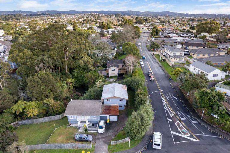 Photo of property in 2 Metcalfe Road, Henderson, Auckland, 0610