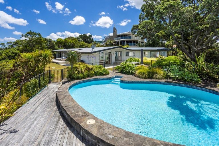 Photo of property in 62 Sharon Road, Waiake, Auckland, 0630