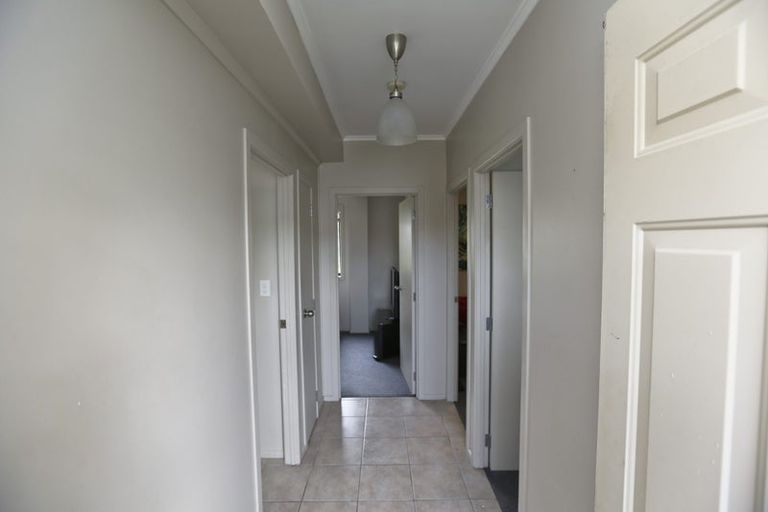 Photo of property in 4a Sea Spray Drive, Bucklands Beach, Auckland, 2012