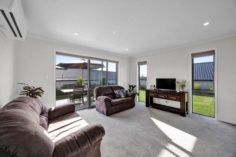 Photo of property in 7 Rua Place, Bell Block, New Plymouth, 4312