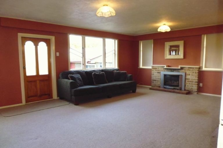 Photo of property in 19 Hugh Duncan Street, Haywards, Lower Hutt, 5018