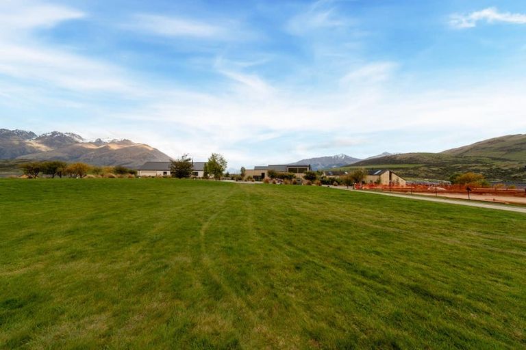 Photo of property in 24 Cunninghams Drive, Jacks Point, Queenstown, 9371