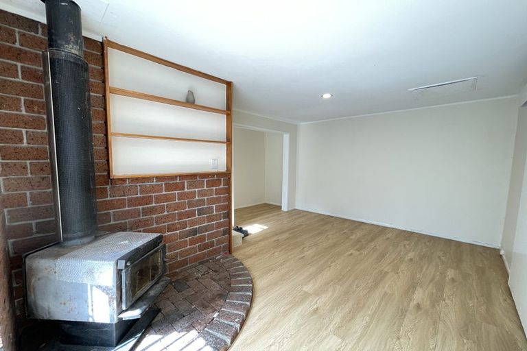 Photo of property in 11 Walnut Lane, Browns Bay, Auckland, 0630