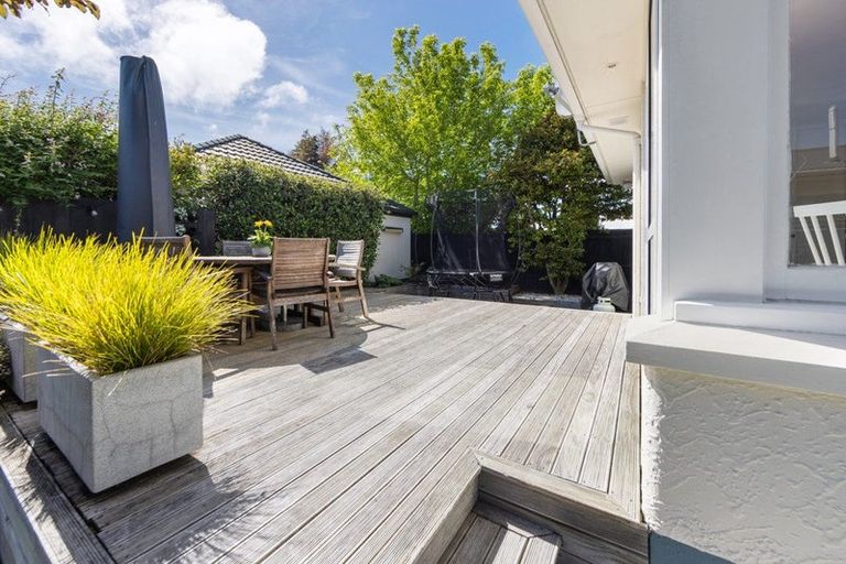 Photo of property in 1/420 Memorial Avenue, Burnside, Christchurch, 8053