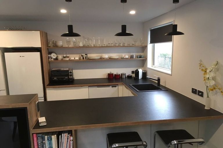 Photo of property in 17 Palliser Road, Roseneath, Wellington, 6011