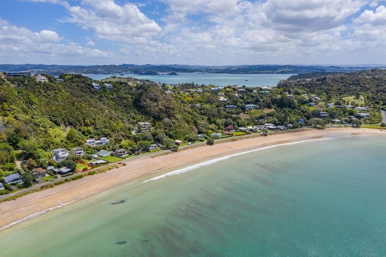 Photo of property in 129 Long Beach Road, Russell, 0202