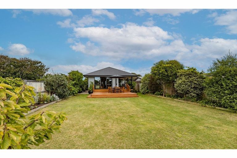 Photo of property in 357 Estuary Road, South New Brighton, Christchurch, 8062