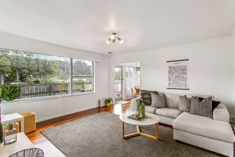 Photo of property in 1/29 Woodside Road, Massey, Auckland, 0614