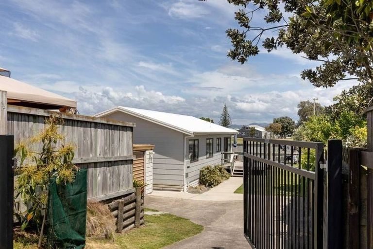 Photo of property in 866a Papamoa Beach Road, Papamoa Beach, Papamoa, 3118