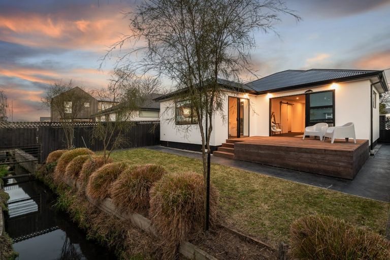 Photo of property in 257a Edgeware Road, Edgeware, Christchurch, 8013