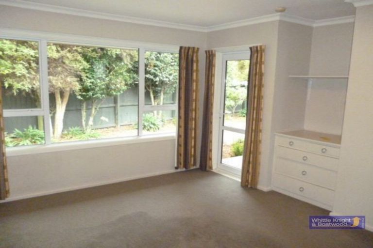 Photo of property in 17 Brookby Crescent, Avonhead, Christchurch, 8042