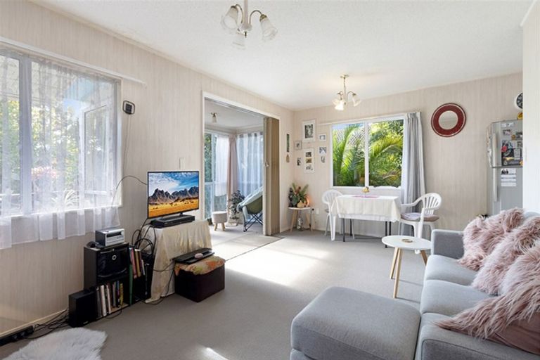 Photo of property in 28 Glynnbrooke Street, Te Atatu South, Auckland, 0610