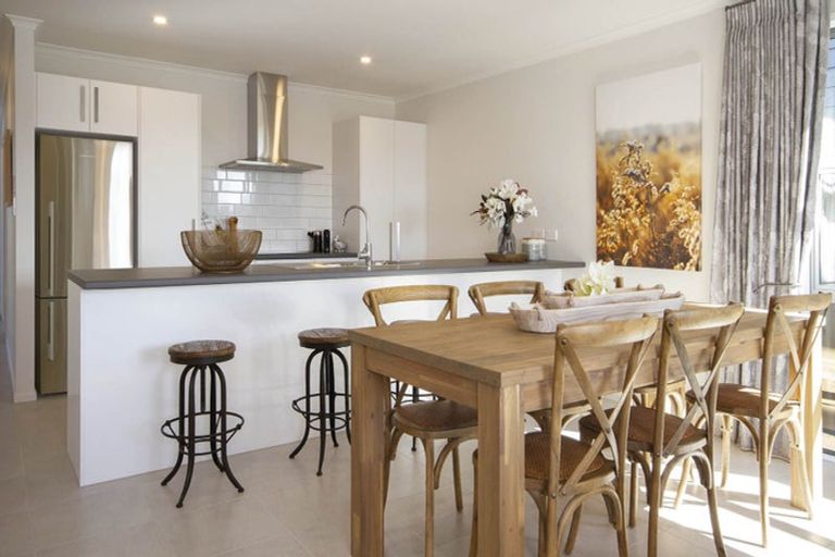 Photo of property in 10 James Line, Kelvin Grove, Palmerston North, 4414