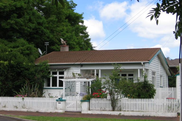 Photo of property in 10 Highbury Street, Avondale, Auckland, 1026